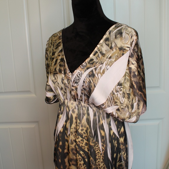 Satin Animal Print Blouse with V-Neckline - Picture 2 of 6